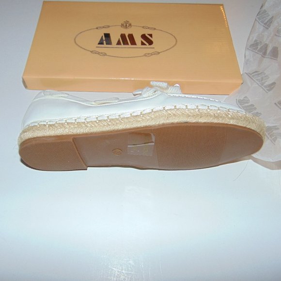 AMS White Slip on Loafer - *NIB Size 6.5 - Picture 3 of 4
